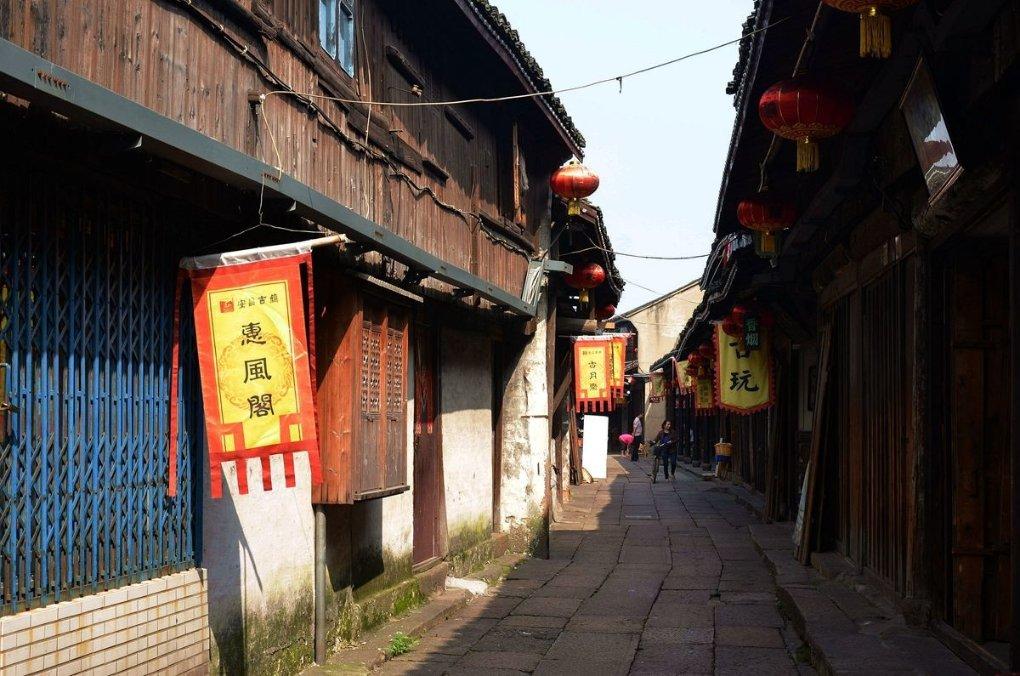 逃离潮湿的房屋